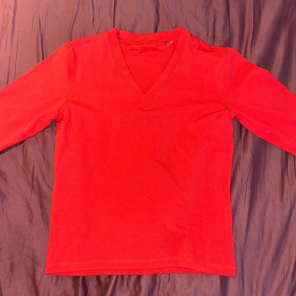 Red V-Neck 3/4 Sleeve Shirt